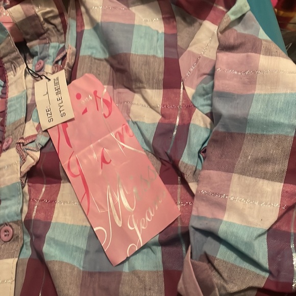 Beautiful blouse - Picture 2 of 3